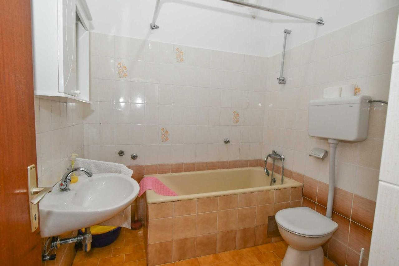Apartmani Dora Duboka Eksteriør billede
