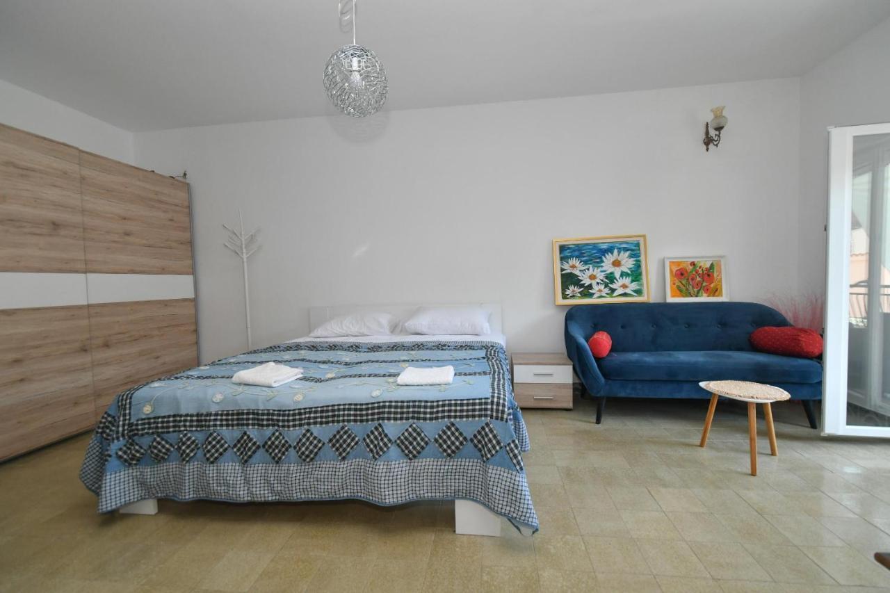 Apartmani Dora Duboka Eksteriør billede